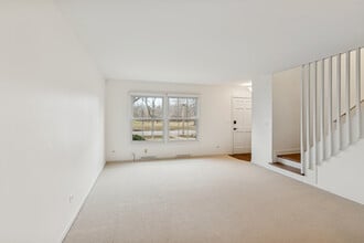 825 Country Club Dr in Libertyville, IL - Building Photo - Building Photo