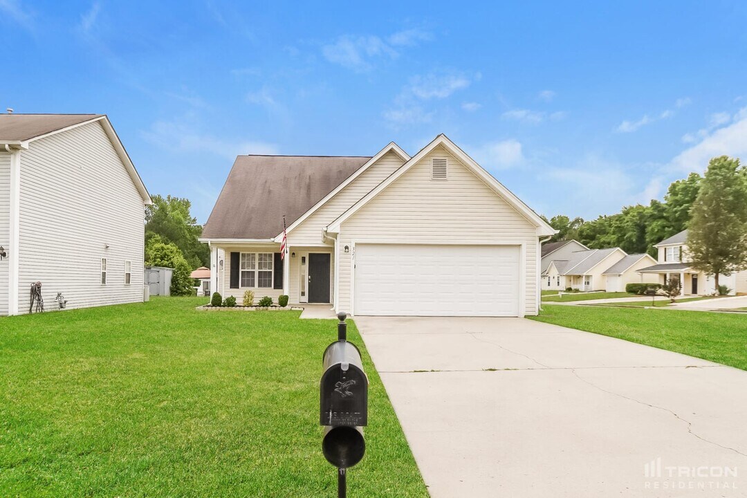 321 Mission Tripp St in Kannapolis, NC - Building Photo