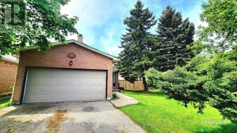 6196 Millers Grove in Mississauga, ON - Building Photo