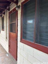 842 Lukepane Ave in Honolulu, HI - Building Photo