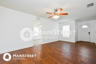 37 Bonaire Pl in Umatilla, FL - Foto de edificio - Building Photo