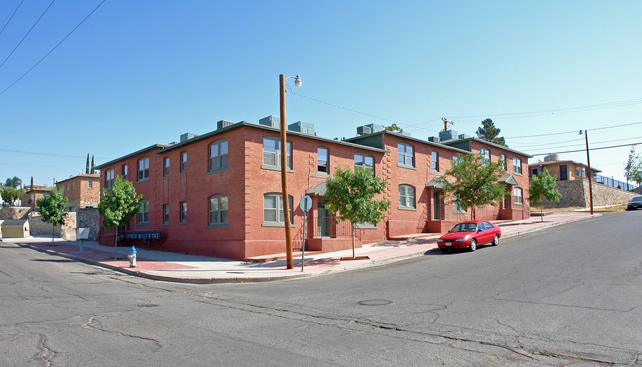 1404 N Ochoa St in El Paso, TX - Building Photo