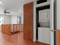 137 W 8th St, Unit 1 in Boston, MA - Building Photo - Building Photo