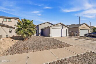 1004 Aircoupe Way in El Paso, TX - Building Photo - Building Photo