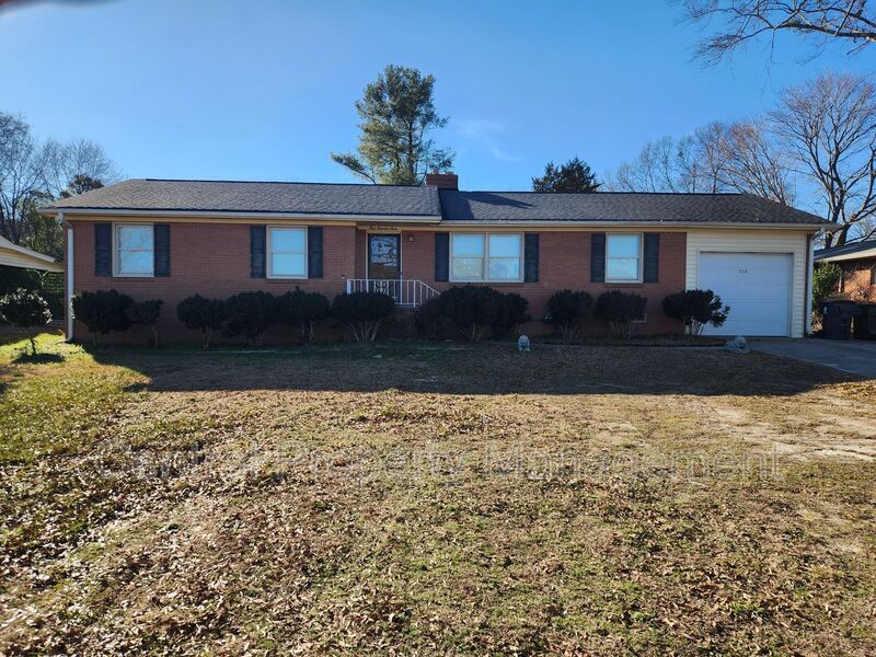 103 Fairhaven Dr in Taylors, SC - Building Photo