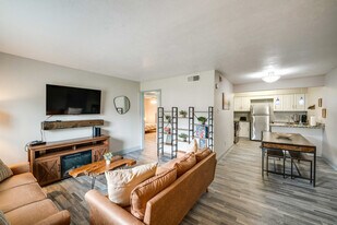9763 Audelia Rd in Dallas, TX - Building Photo