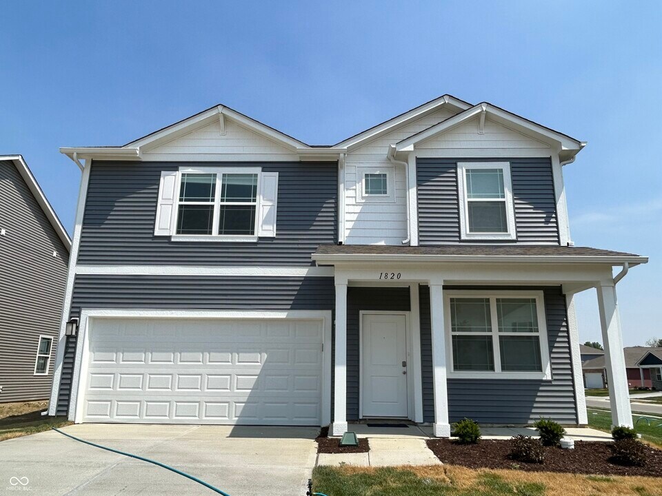 1820 Fairmount Dr in Greenfield, IN - Building Photo