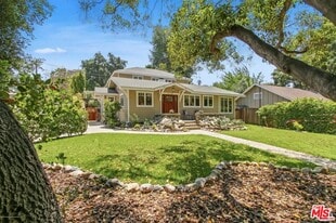 130 S Arroyo Blvd in Pasadena, CA - Building Photo