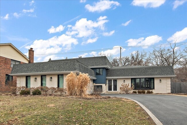 7440 W Manitoba Dr in Palos Heights, IL - Building Photo - Building Photo