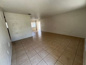 18010 Edgewater Dr in Port Charlotte, FL - Building Photo - Building Photo