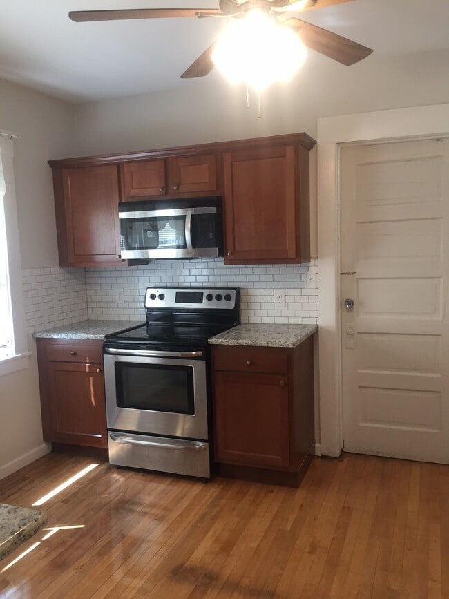 906 Ackerman Ave, Unit 1 in Syracuse, NY - Building Photo - Building Photo
