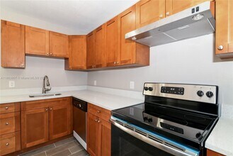 111 NW 21 St in Pompano Beach, FL - Building Photo - Building Photo