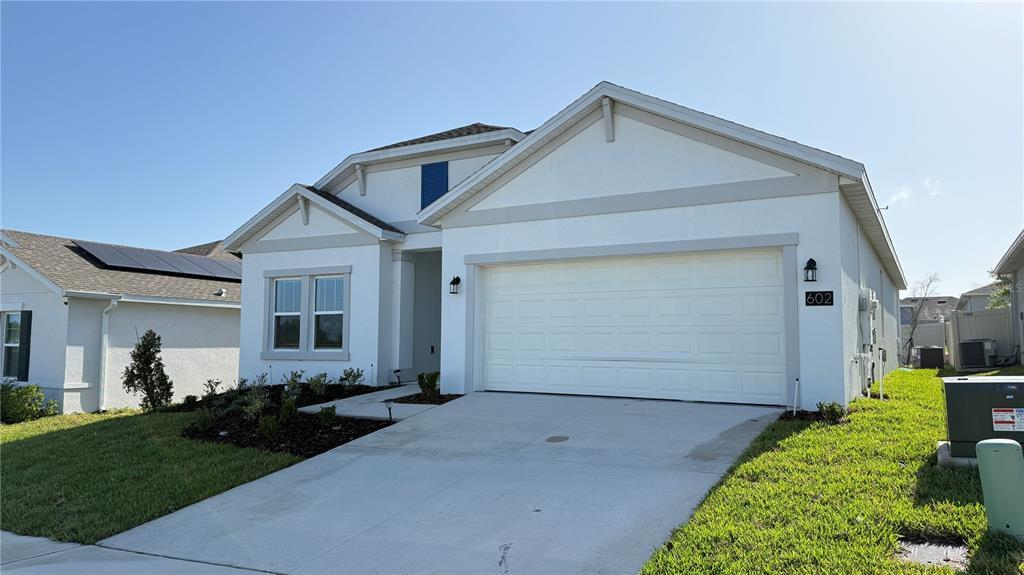 602 Tanaro Ln in Haines City, FL - Building Photo