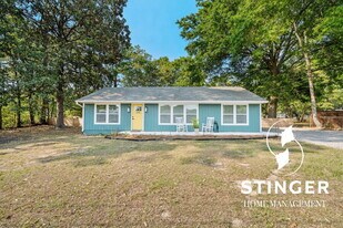 2705 Jones Ave in Beaufort, SC - Building Photo