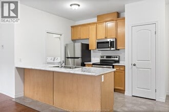 1888 Westview 207 in Lasalle, ON - Building Photo - Building Photo