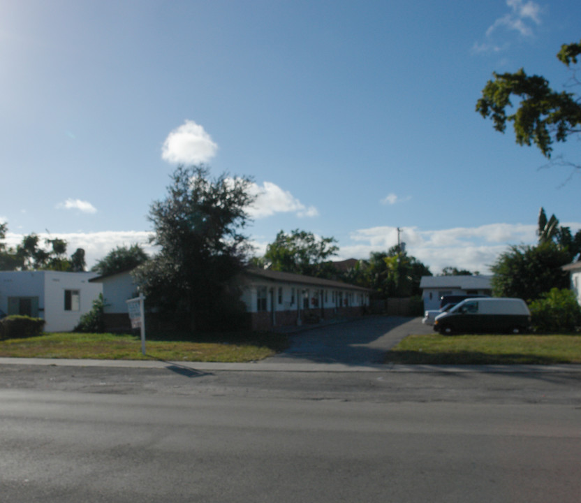 2334 Fillmore St in Hollywood, FL - Building Photo