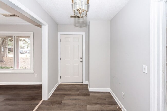 1240 Oakcrest Dr in Charleston, SC - Building Photo - Building Photo