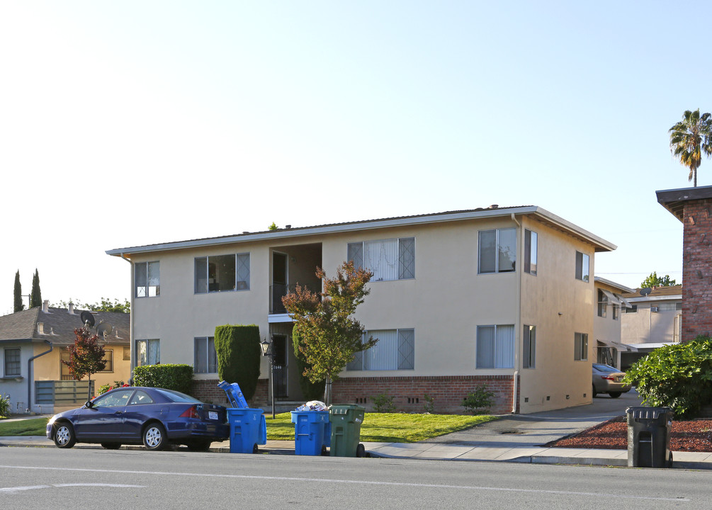 1646 Newhall St in Santa Clara, CA - Foto de edificio