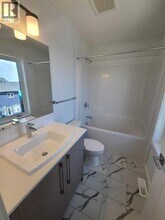 335 Creekside Blvd in Calgary, AB - Building Photo - Building Photo