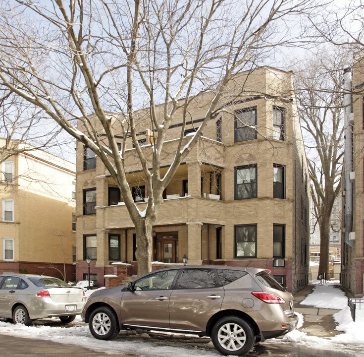 6221-6223 N Magnolia Ave in Chicago, IL - Building Photo