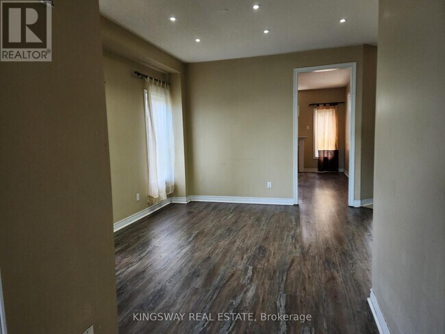 65 Pefferlaw Cir in Brampton, ON - Building Photo - Building Photo