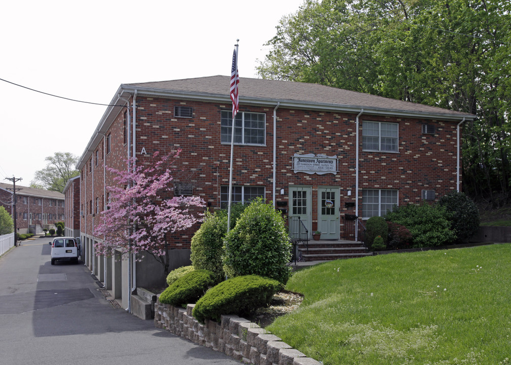 Jamestown Apartments in Nutley, NJ - Building Photo