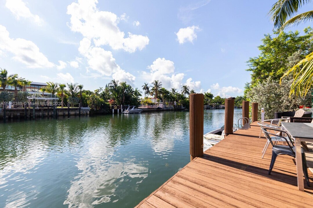 3917 N Meridian Ave, Unit 205 in Miami, FL - Building Photo