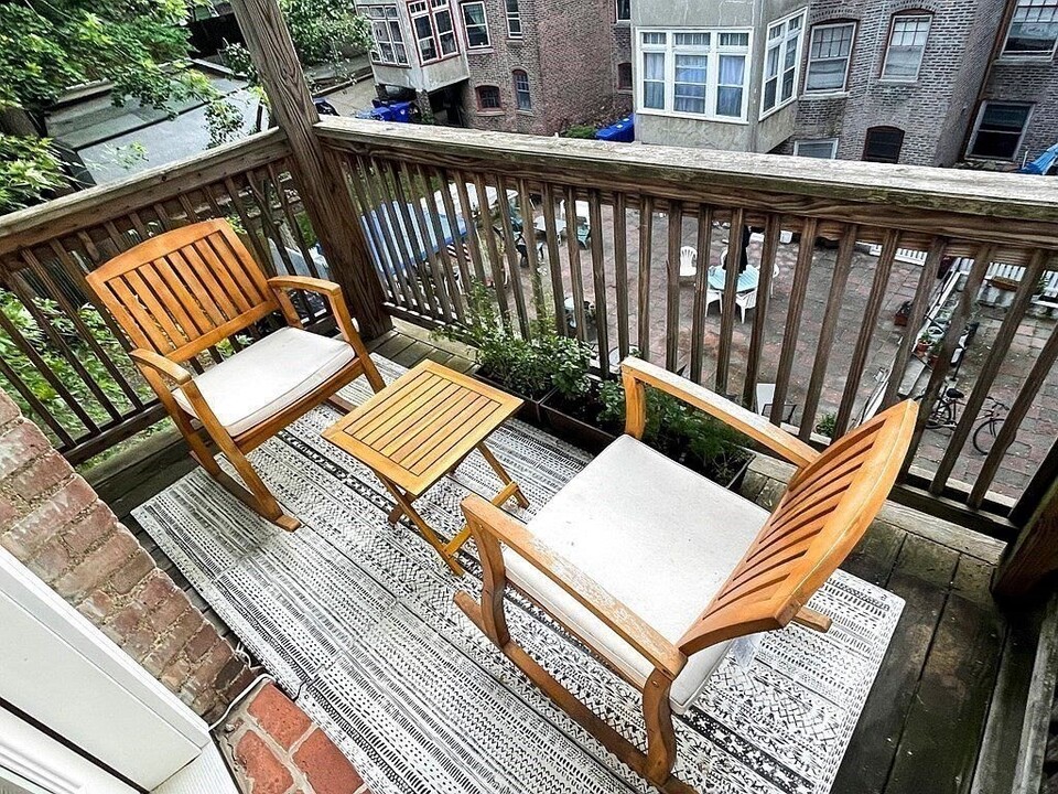 88 Naples Rd, Unit 6 in Brookline, MA - Foto de edificio