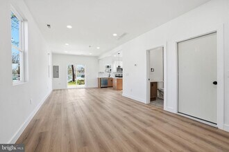 101 Idlewild Rd in Levittown, PA - Building Photo - Building Photo