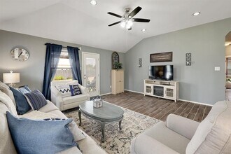 316 Swenson Dr in Hutto, TX - Building Photo - Building Photo