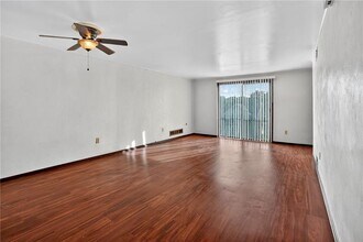 4034 Murray Ave in Pittsburgh, PA - Building Photo - Building Photo