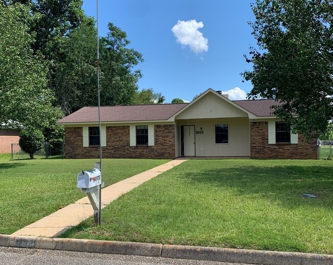 2800 Nottingham Way in Dothan, AL - Building Photo - Building Photo