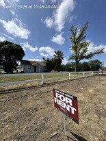 3625 W Prosperity Ave in Tulare, CA - Building Photo