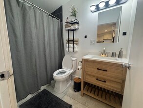 2501 Sumac Dr in San Diego, CA - Foto de edificio - Building Photo