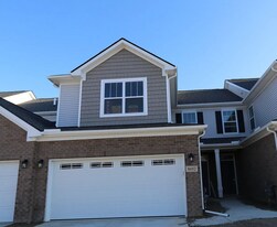 8692 Pioneer St in Washington, MI - Building Photo