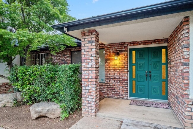 3094 W Escalon Ave in Fresno, CA - Building Photo - Building Photo