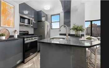 82 Nassau St in New York, NY - Building Photo - Building Photo