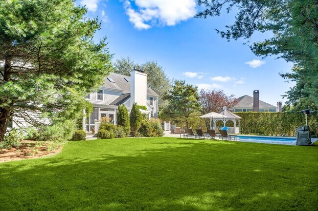 117 Fox Hollow Ln in Southampton, NY - Foto de edificio - Building Photo