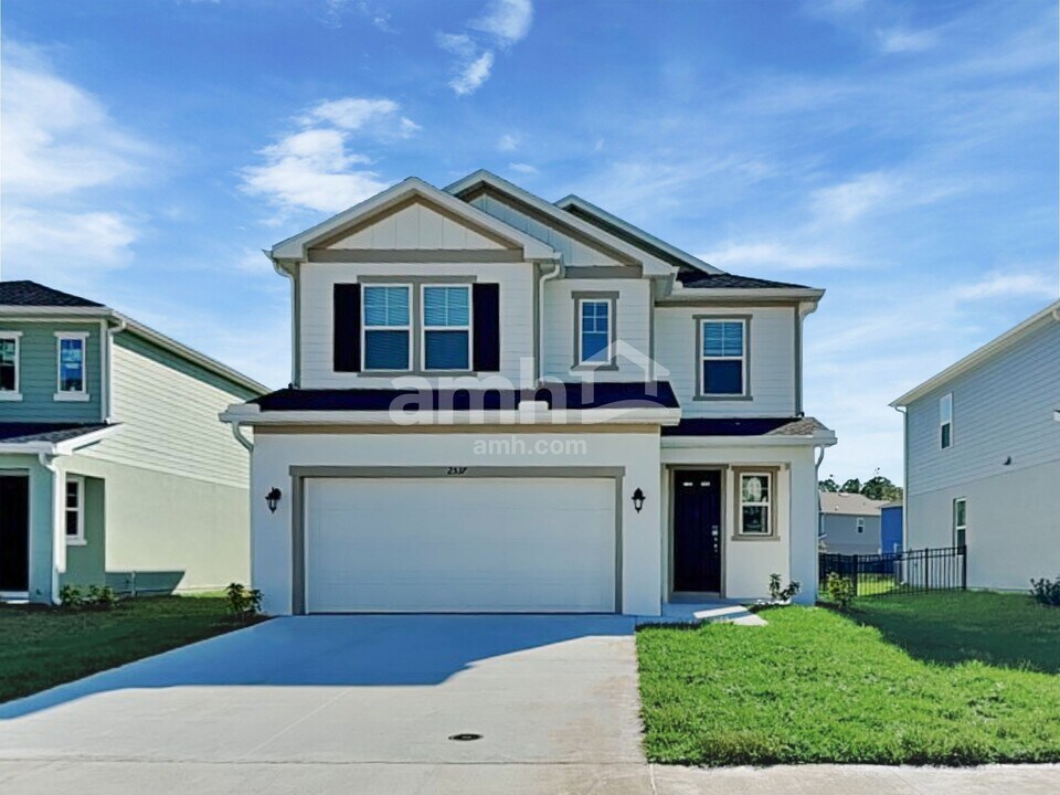 2537 Feather Crst Dr in St. Cloud, FL - Building Photo