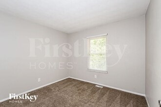 2729 Chalet Forest Dr in St. Louis, MO - Building Photo - Building Photo