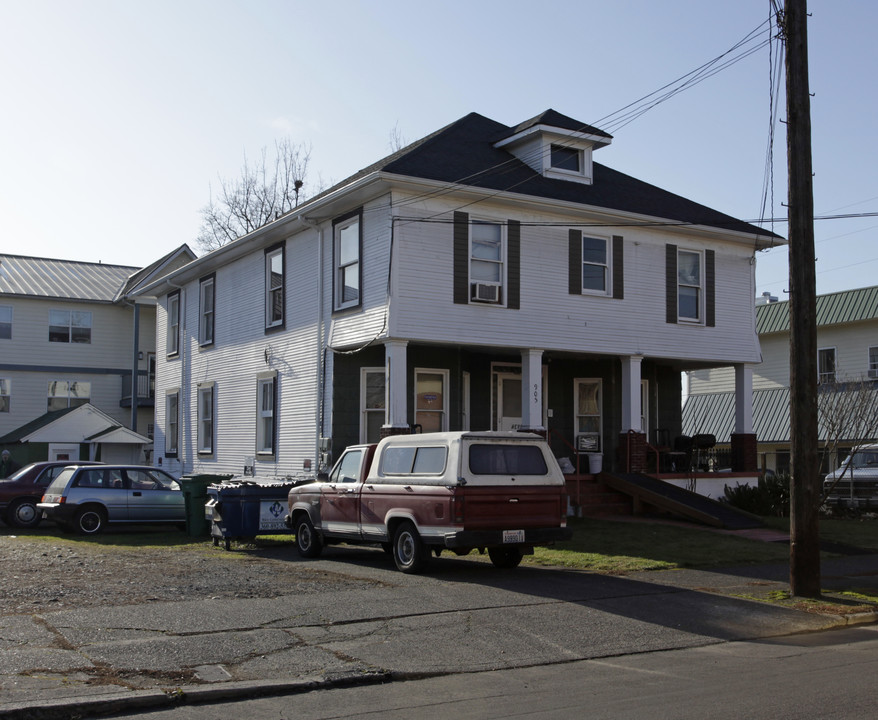 905 W 13th St in Vancouver, WA - Building Photo