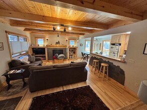 1242 Dedi Ave in South Lake Tahoe, CA - Building Photo - Building Photo