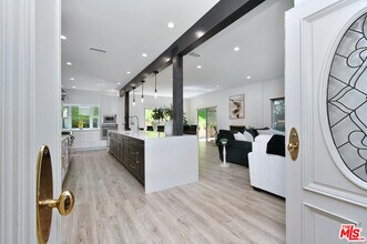 16142 Bayberry Pl in Los Angeles, CA - Building Photo - Building Photo