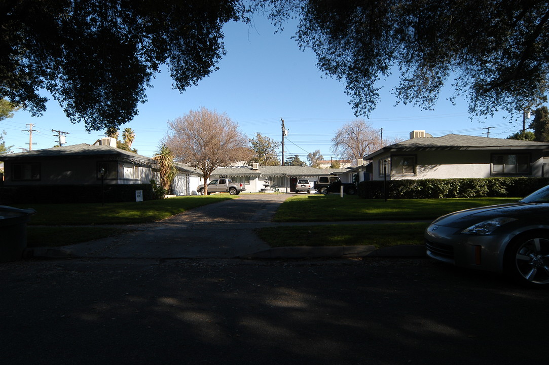 313-321 La Paloma St in Redlands, CA - Building Photo