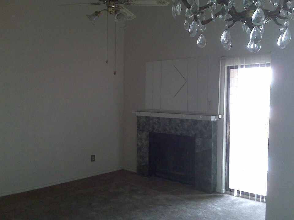 2227 Madison Dr, Unit 203 in Arlington, TX - Foto de edificio