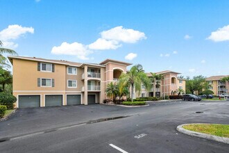 6492 Emerald Dunes Dr in Royal Palm Beach, FL - Building Photo - Building Photo