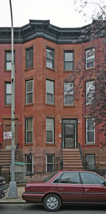 548 Hancock St in Brooklyn, NY - Building Photo