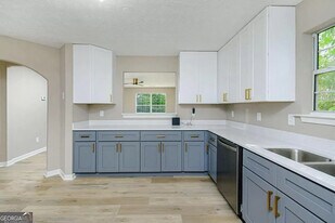 Room in House on Brown Dr in Decatur, GA - Building Photo