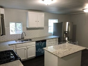 502 S Rusk St in Sherman, TX - Building Photo - Building Photo