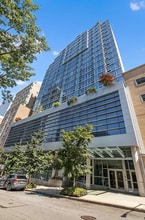 225 W 60th St, Unit 8D in New York, NY - Building Photo - Building Photo